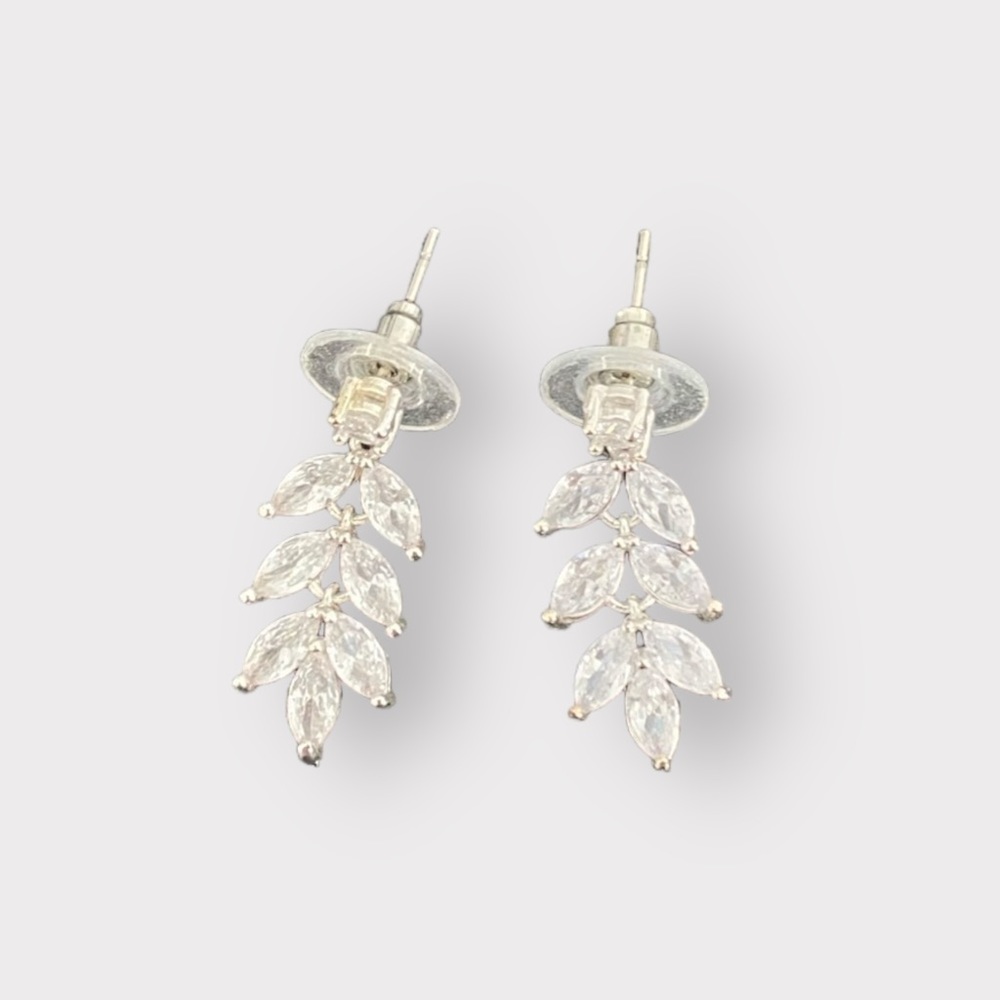 Silver cubic zirconia pendants earrings